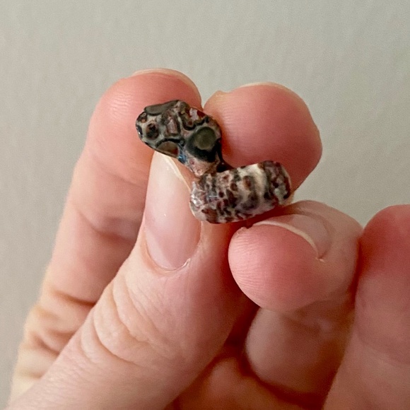 Cat-eye style earrings - Picture 2 of 3